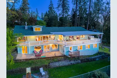 1206 SE Hawthorne Dr, Roseburg, OR 97470 - Photo 1