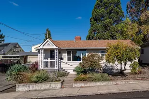 1032 SE Rice Ave, Roseburg, OR 97470 - Photo 1