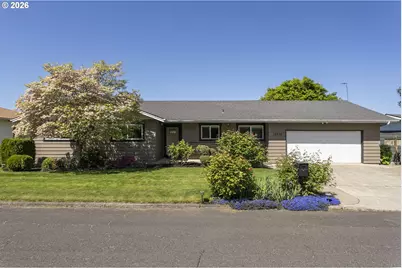 13725 NE Fremont Ct, Portland, OR 97230 - Photo 1