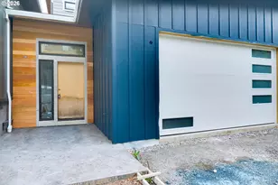 727 NW Achor Ave, White Salmon, WA 98672 - Photo 1