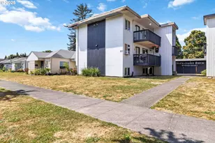 1337 10th Ave, Longview, WA 98632 - Photo 1