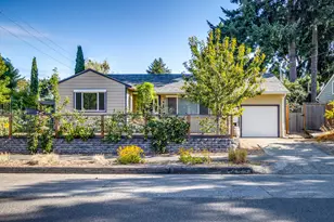 5425 N Syracuse St, Portland, OR 97203 - Photo 1