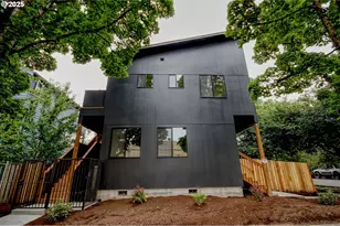 1404 SE Franklin St, Portland, OR 97202 - Photo 1