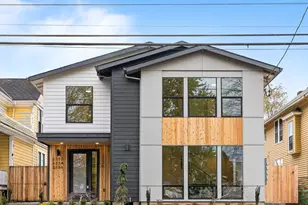 2234 SE Ankeny St, Portland, OR 97214 - Photo 1