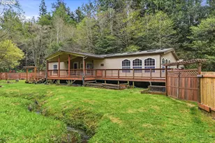 925 E 3rd St, Coquille, OR 97423 - Photo 1