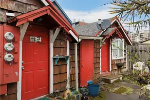 560 S Columbia St, Seaside, OR 97138 - Photo 1