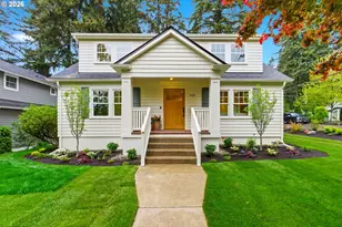592 9th St, Lake Oswego, OR 97034 - Photo 1