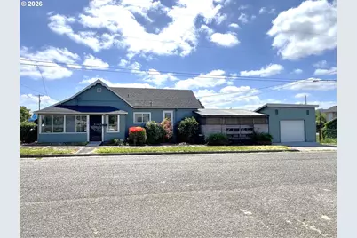 432 Cedar St, Myrtle Point, OR 97458 - Photo 1