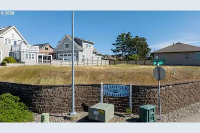 2115 Garfield St, North Bend, OR 97459 - Photo 1