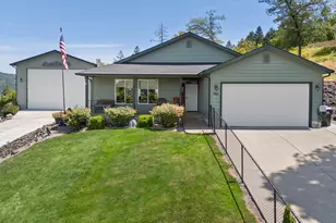 895 Valley Vista St, Sutherlin, OR 97479 - Photo 1