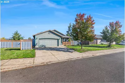 670 N 1st St, Carlton, OR 97111 - Photo 1