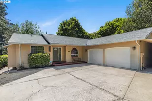 2660 SW Hume Ct, Portland, OR 97219 - Photo 1