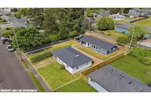 1707 Grant St, North Bend, OR 97459 - Photo 1