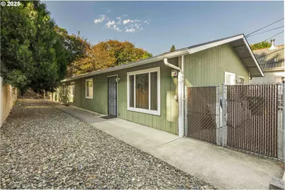 240 Gilbert Ave, Glendale, OR 97442 - Photo 1