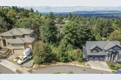 12044 SE Deerhaven Dr, Portland, OR 97266 - Photo 1