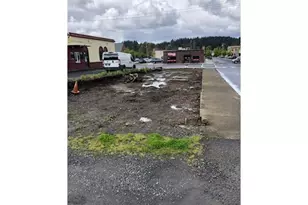 402 SE Main St, Estacada, OR 97023 - Photo 1