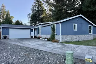 1586 Pennsylvania Pl, Coos Bay, OR 97420 - Photo 1