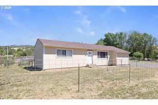 528 Buckhorn Rd, Roseburg, OR 97470 - Photo 1