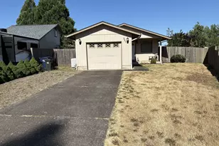 521 S 7th St, Creswell, OR 97426 - Photo 1