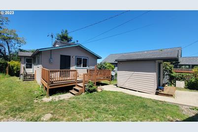 63684 S Barry Rd - Photo 1
