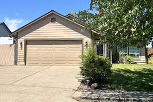 2429 SW Leo St, McMinnville, OR 97128 - Photo 1