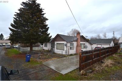 126 W 5th St, Prairie City, OR 97869 - Photo 1