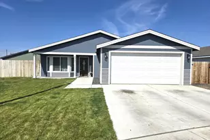 731 NE 11th St, Hermiston, OR 97838 - Photo 1