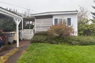 204 Cascade Dr, Lebanon, OR 97355 - Photo 1