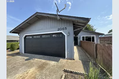 2065 Hayes St, North Bend, OR 97459 - Photo 1