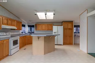 30683 Spring Ct, Hermiston, OR 97838 - Photo 17