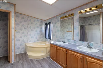 30683 Spring Ct, Hermiston, OR 97838 - Photo 9