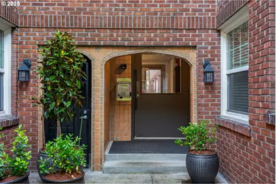 701 NE 28th Ave #24, Portland, OR 97232 - Photo 1