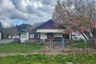176 NE Broadway St, Myrtle Creek, OR 97457 - Photo 1