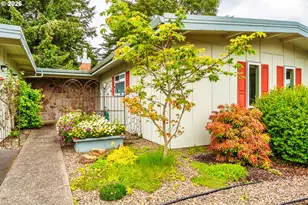 3027 NE 32nd Dr, Lincoln City, OR 97367 - Photo 1