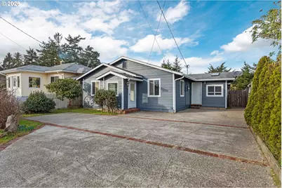 1326 Lakeshore Dr, Coos Bay, OR 97420 - Photo 1