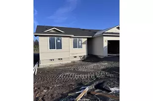 3710 Long St, Sweet Home, OR 97386 - Photo 1