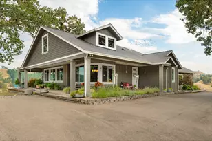 11808 N Umpqua Hwy, Roseburg, OR 97470 - Photo 1