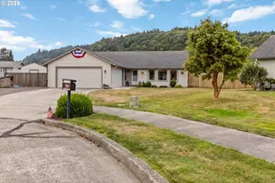 142 Charles St, Longview, WA 98632 - Photo 1