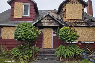 1410 Maple St, Myrtle Point, OR 97458 - Photo 1