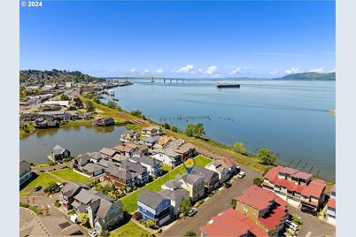 255 29th St, Astoria, OR 97103 - Photo 1