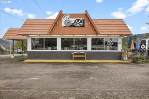 1332 W Central Ave, Sutherlin, OR 97479 - Photo 1