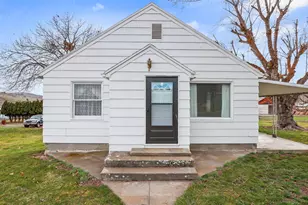 307 Deschutes Ave, Maupin, OR 97037 - Photo 1