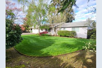 936 S 8th St, Cottage Grove, OR 97424 - Photo 1