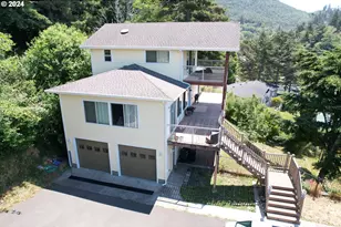 94244 10th St, Gold Beach, OR 97444 - Photo 1