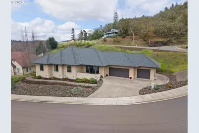 1518 NE Vista Fe Ct, Roseburg, OR 97470 - Photo 1