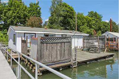 1663 N Jantzen Ave, Portland, OR 97217 - Photo 1