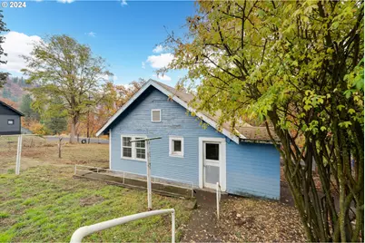 121 Garrett Ave, Klickitat, WA 98628 - Photo 1