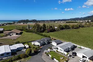 98522 Camellia Dr, Brookings, OR 97415 - Photo 1