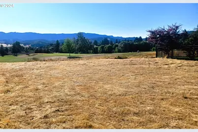 429 Fairway Estates Dr #21, Sutherlin, OR 97479 - Photo 1