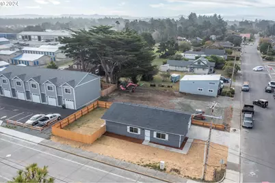 1105 Baltimore Ave SE, Bandon, OR 97411 - Photo 1